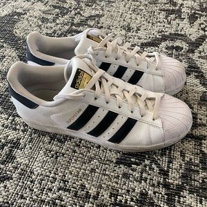 Adidas shell toes men’s size 8
